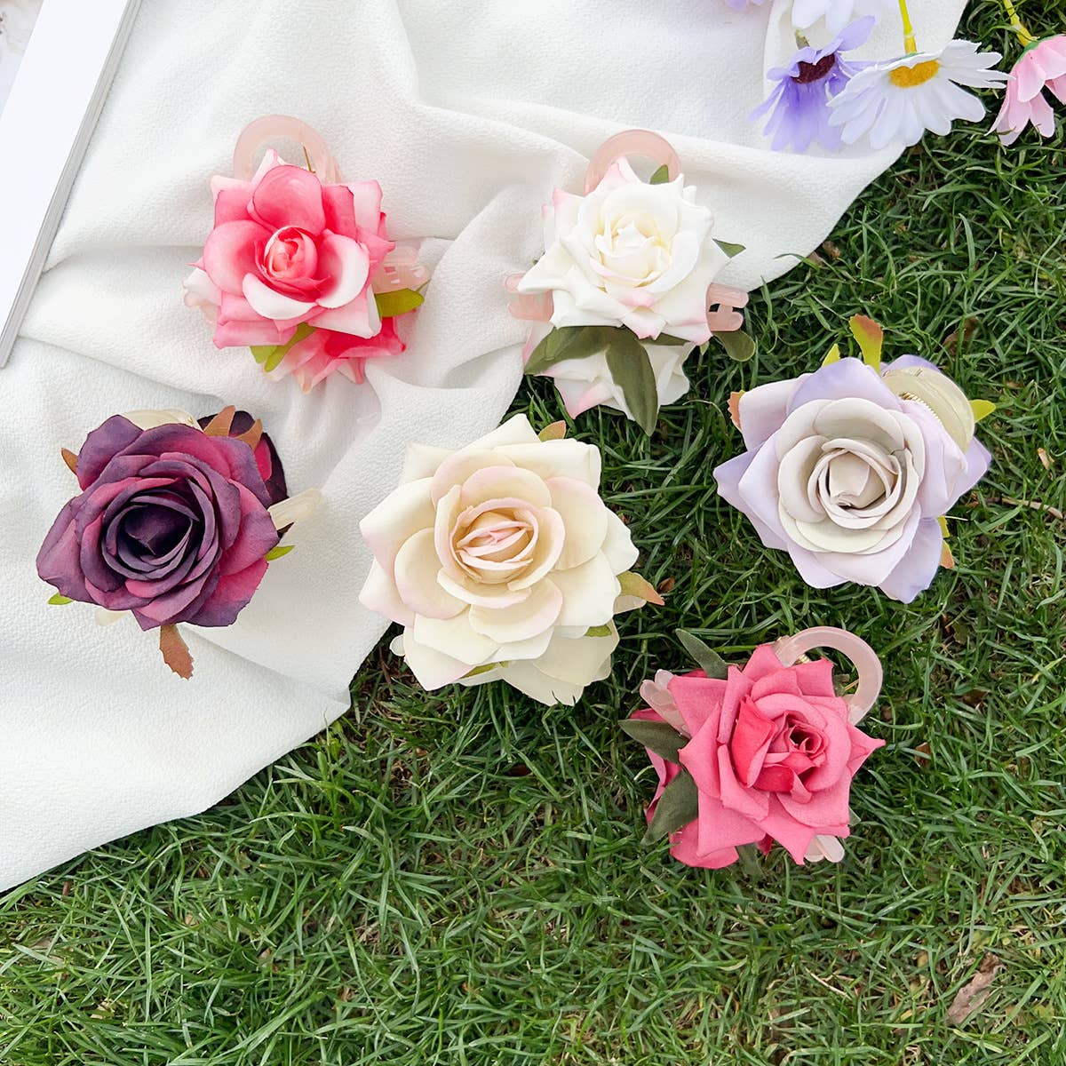 Dopamine-colored rose plastic hair clips