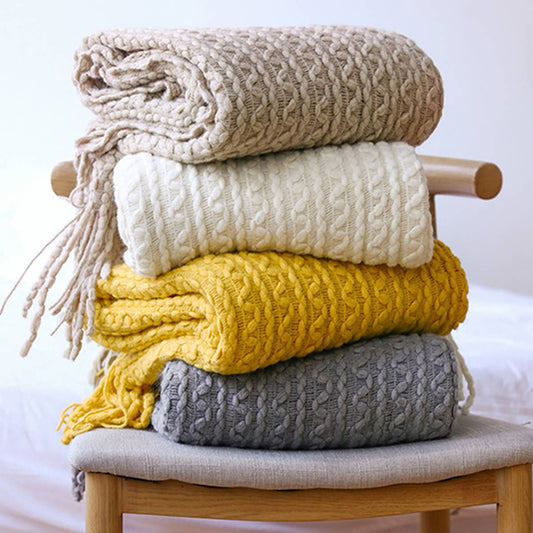 LIGHTWEIGHT SOFT AND COMFORTABLE KNITTING BLANKET
