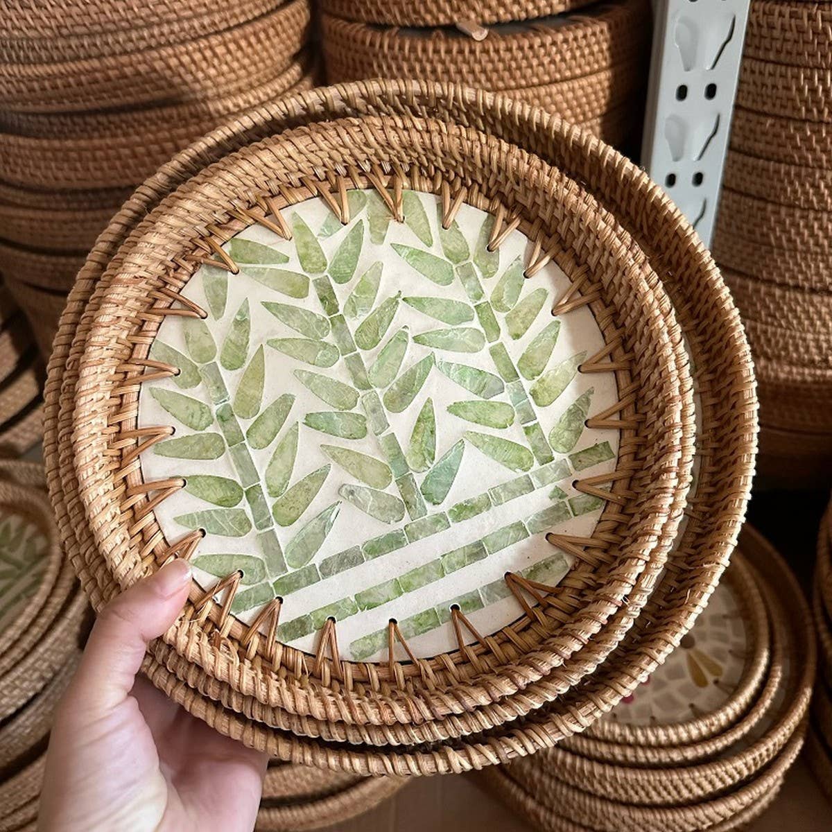 RATTAN COLORFUL SHELL CREATIVE HANDMADE FRUIT PLATE_CWMM4483