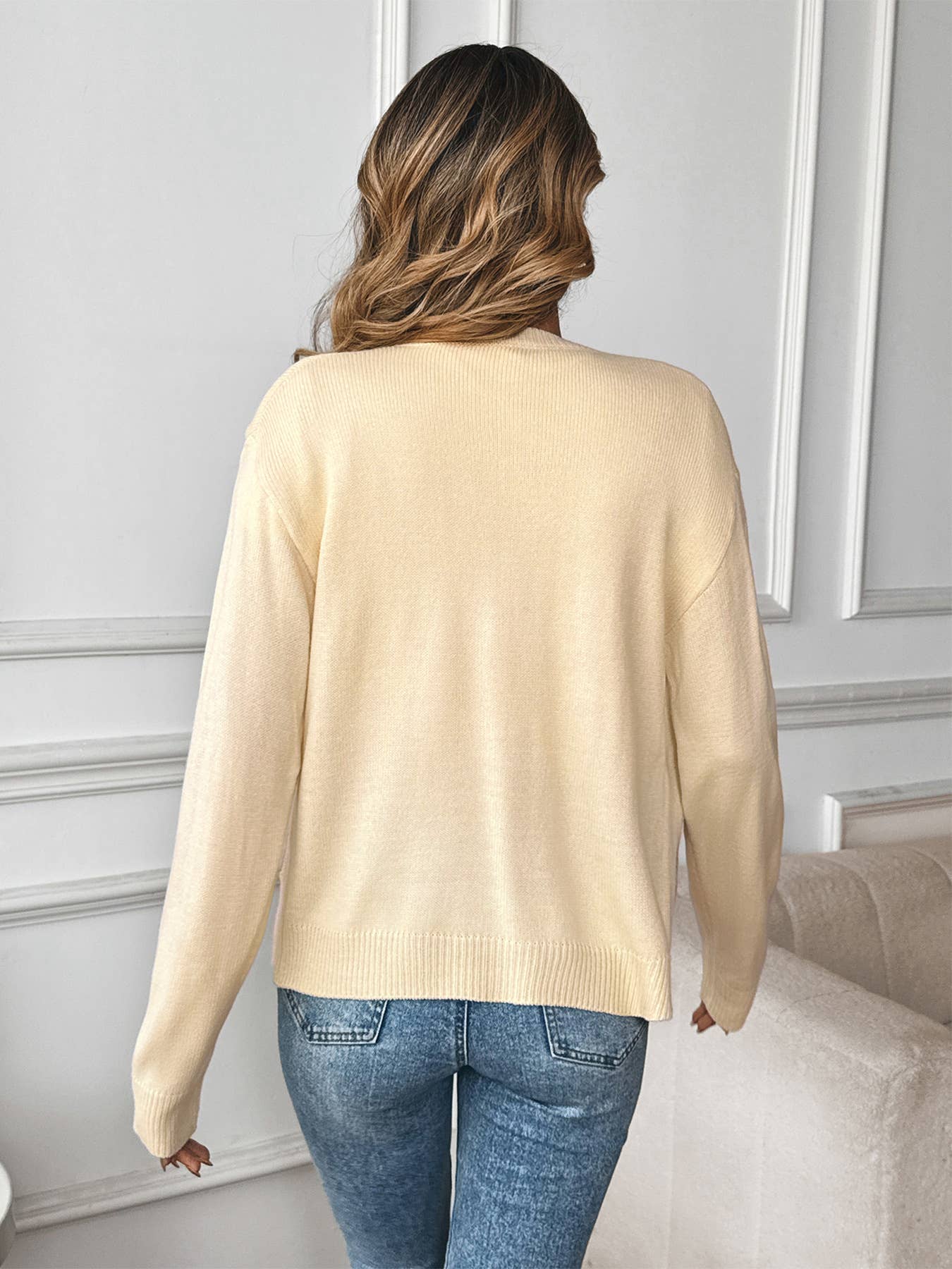 Simple bear jacquard knitted cardigan