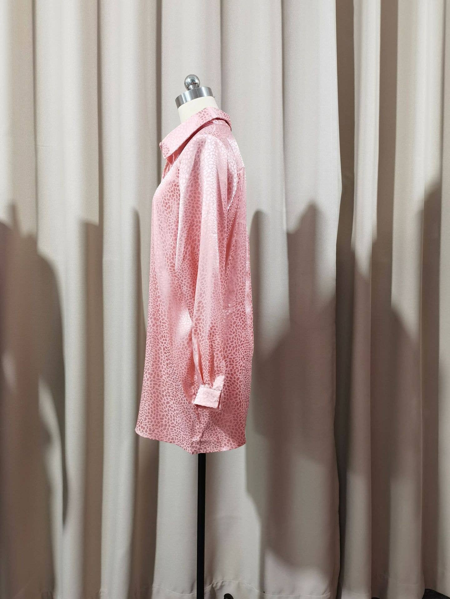 Elegant satin gravel pattern long-sleeved shirt