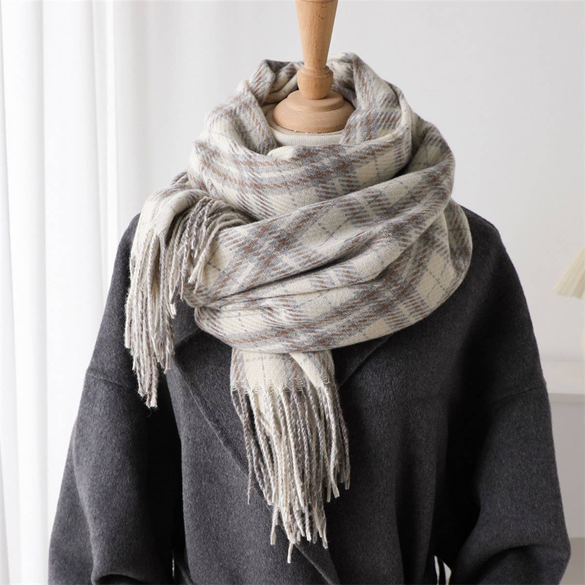 Elegant Plaid Tassel Scarf for Fall Winter