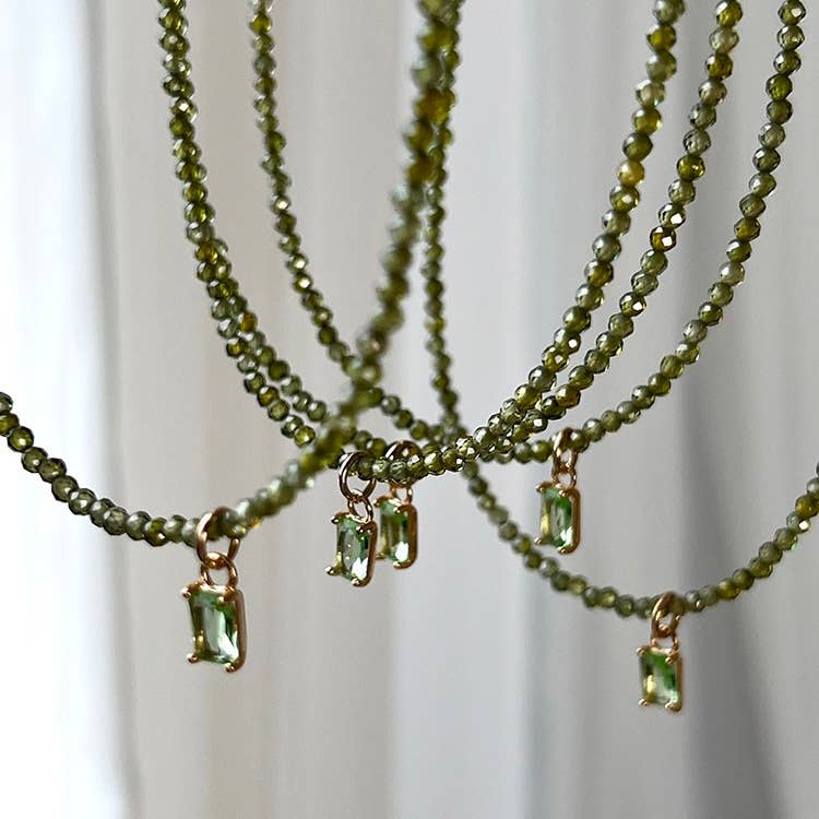 Simple and light luxury green zircon necklace