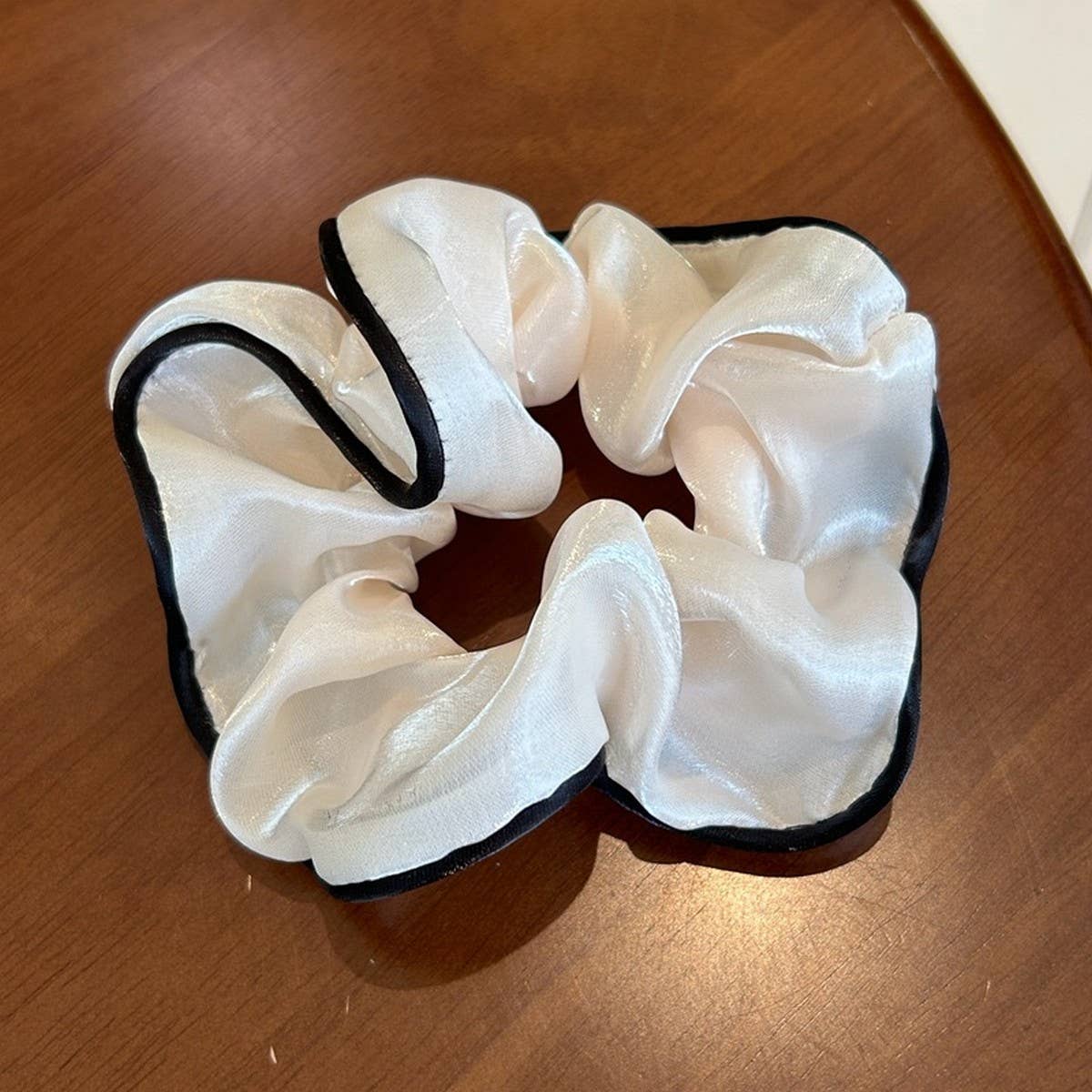 NICHE DESIGN HAIR FLOWER BORDER HAIR SCRUNCHIES_CWAHA2802