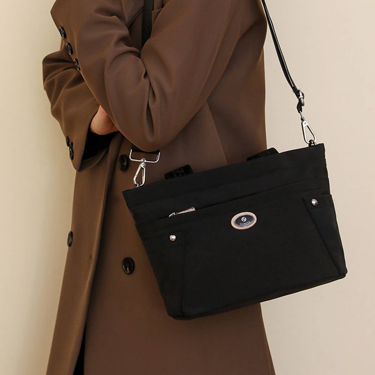 NYLON FABRIC MULTIPOCKET SHOULDER AND CROSSBODY BAG_CWAB3513