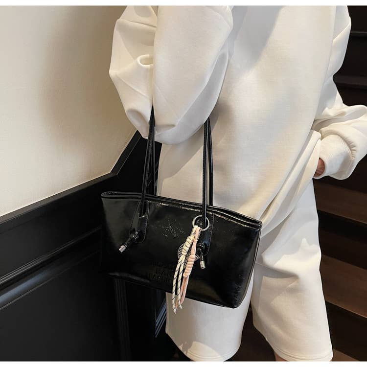 Fashionable versatile and simple underarm bag