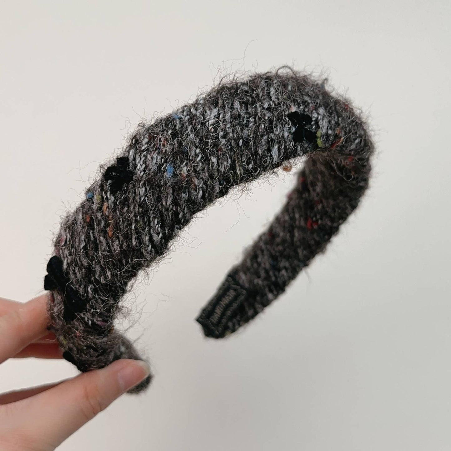 GREY WOOL HEAD HOOPS HAIR BUNDLE SENIOR SENSE