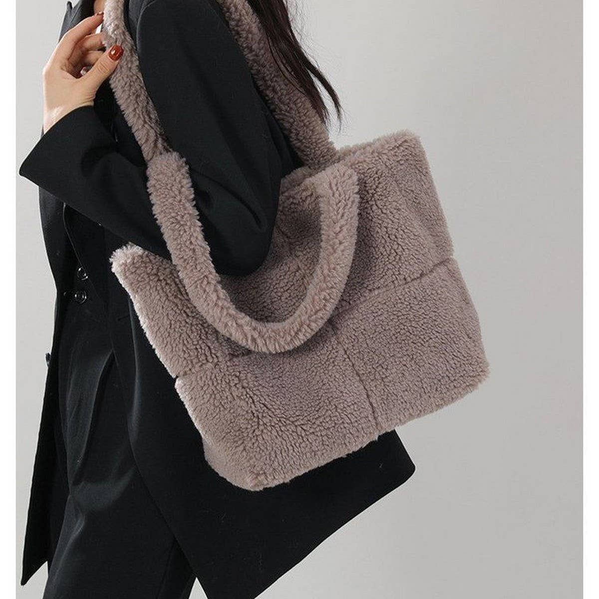 WINTER CHECKERED LAMB WOOL SHOULDER PLUSH BAG_CWAB3912