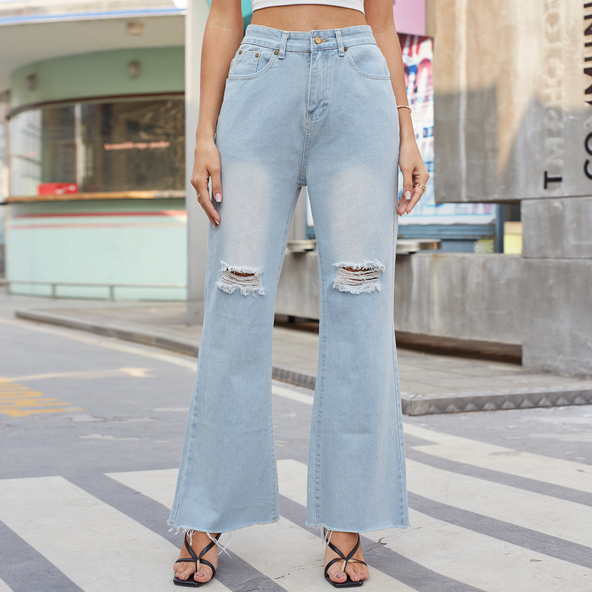 Wide Leg Distressed Jeans ? Micro Flared Style