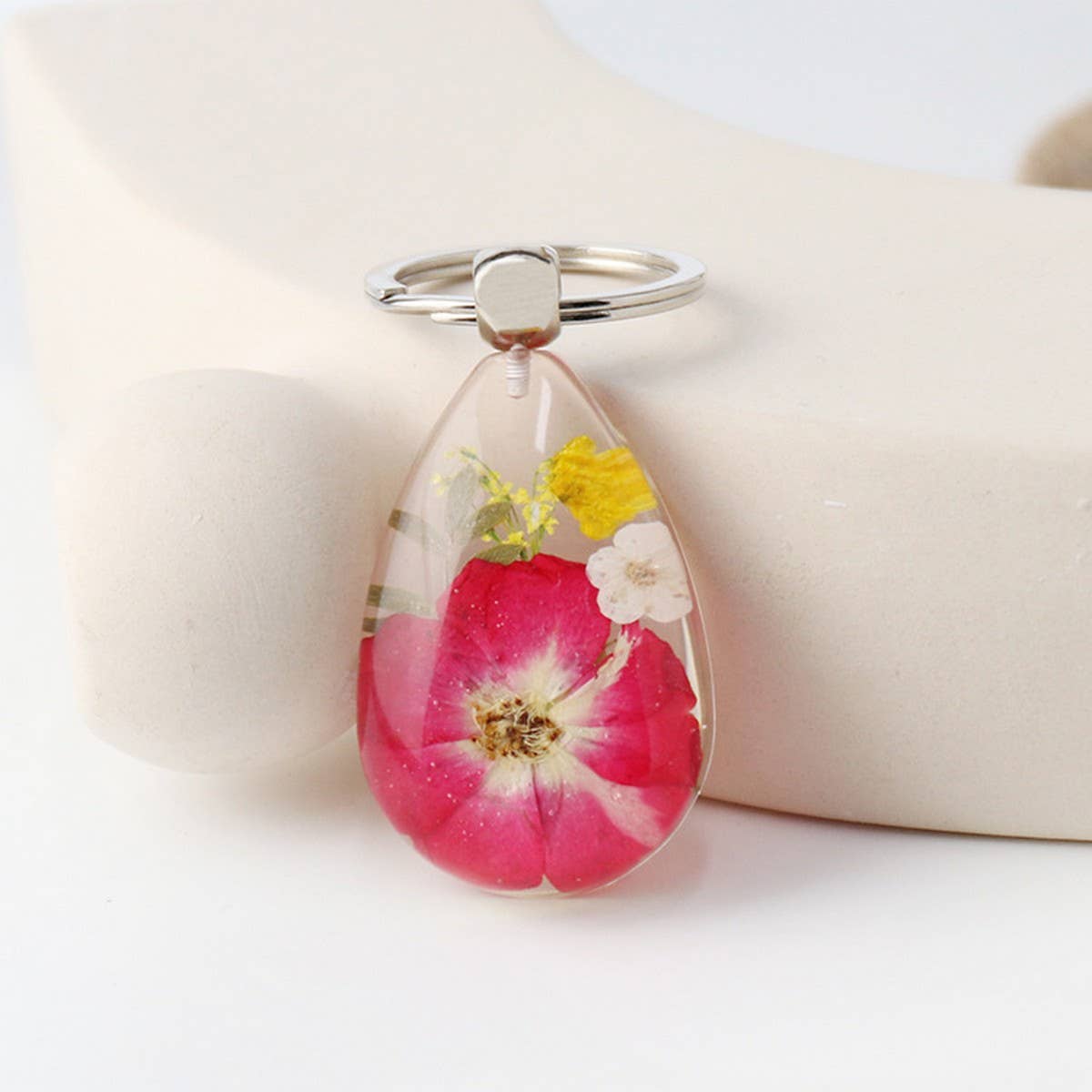 CREATIVE REAL FLOWER KEYCHAIN CAR PENDANT