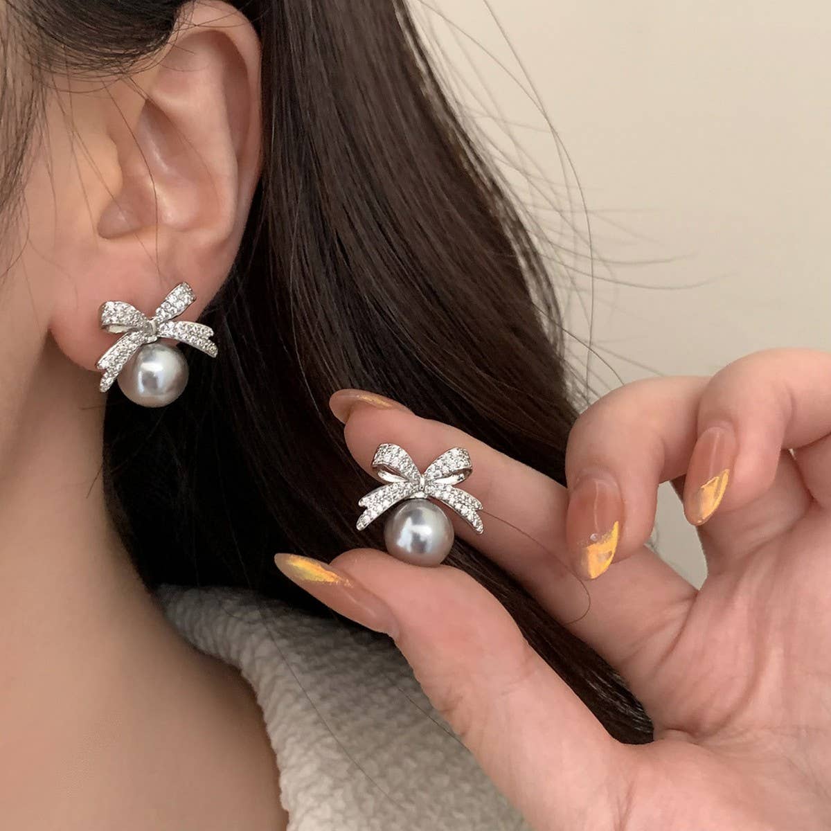 WOMEN'S VINTAGE FULL DIAMOND BOW PEARL EARRINGS