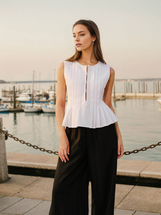 Fashionable solid-color textured vest