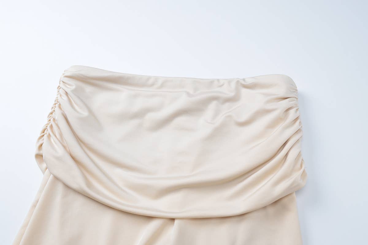 Long-sleeved top tight trousers and pleated suit