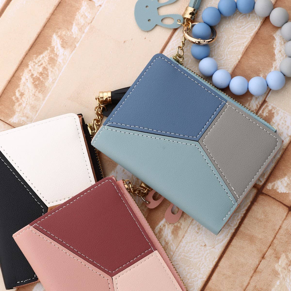 Mini Card Wallet with Beaded Bracelet Keychain_CWAB4947