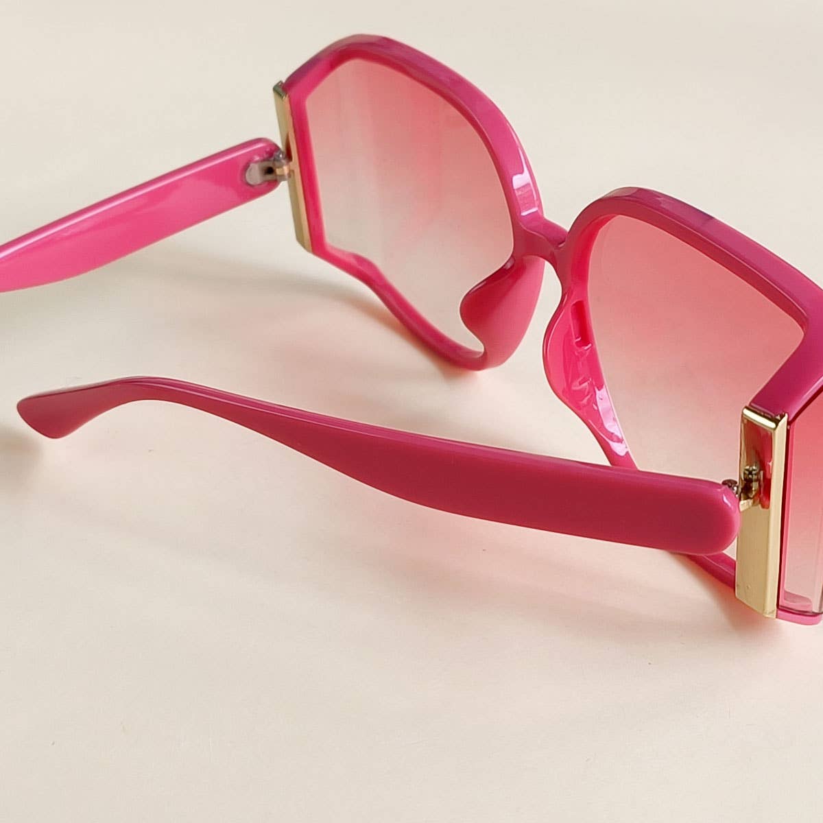 ANTI-UV LARGE FRAME POLYGONAL CURVED SUNGLASSES_CWASG0392