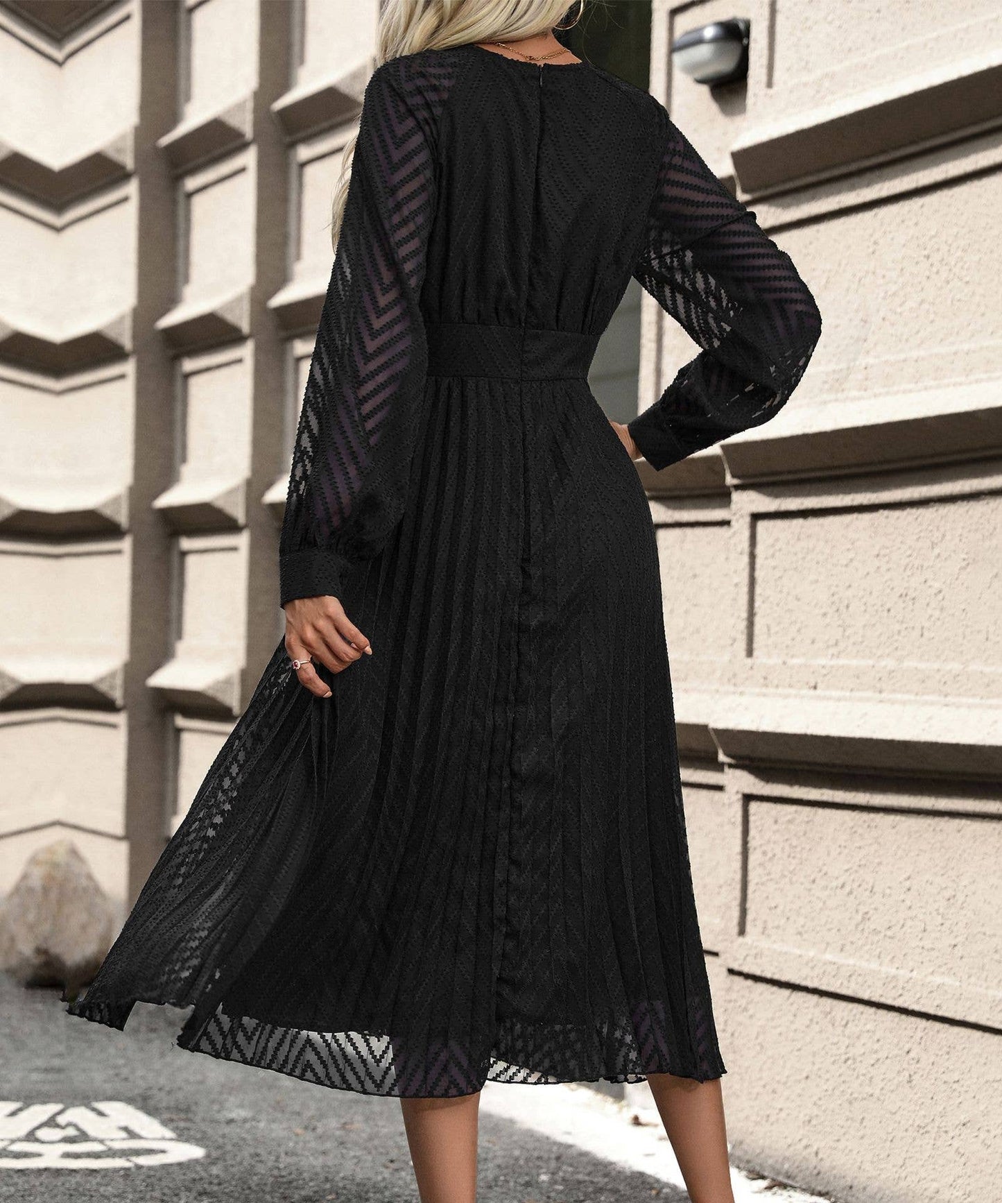 Long sleeve solid color advanced V-neck dress