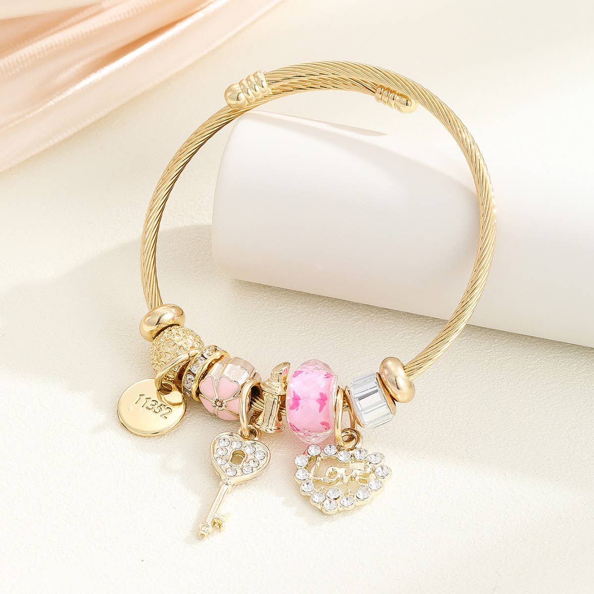 Trendy Gold Heart Charm Bracelet for Women