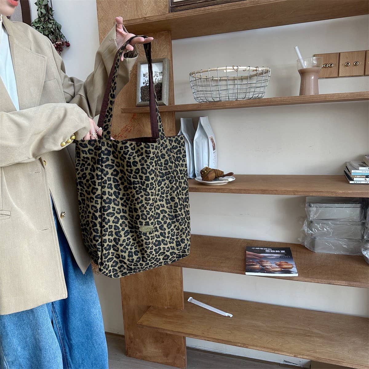 CWAB3898_LEOPARD PRINT SHOULDER UNDERARM CANVAS BAG