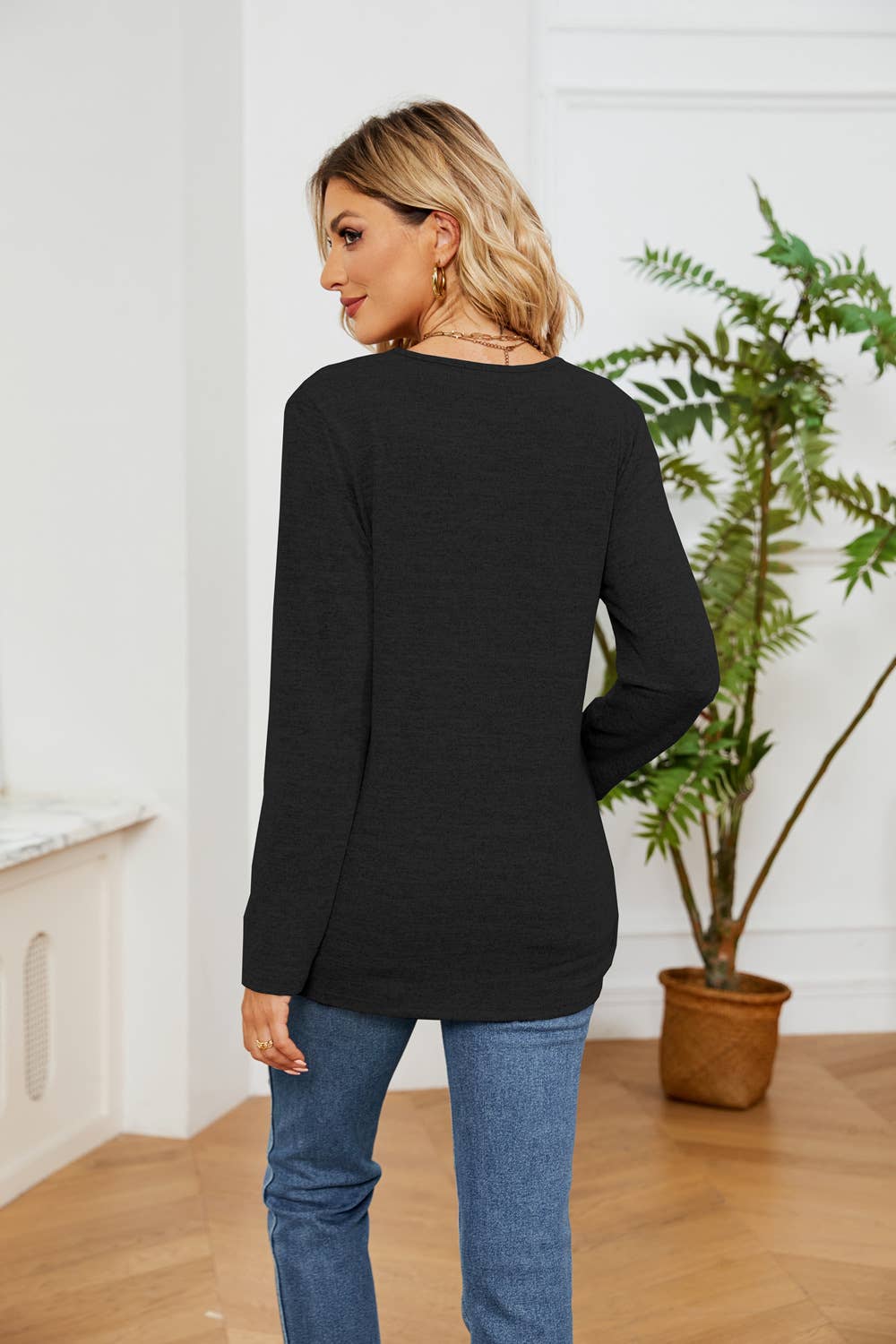 Solid-color V-neck loose long-sleeved T-shirt