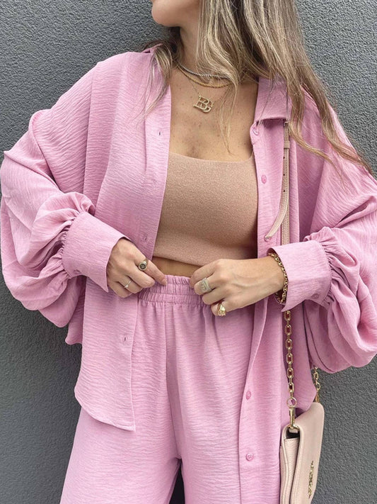 Solid-color shirt, high-waisted trousers suit