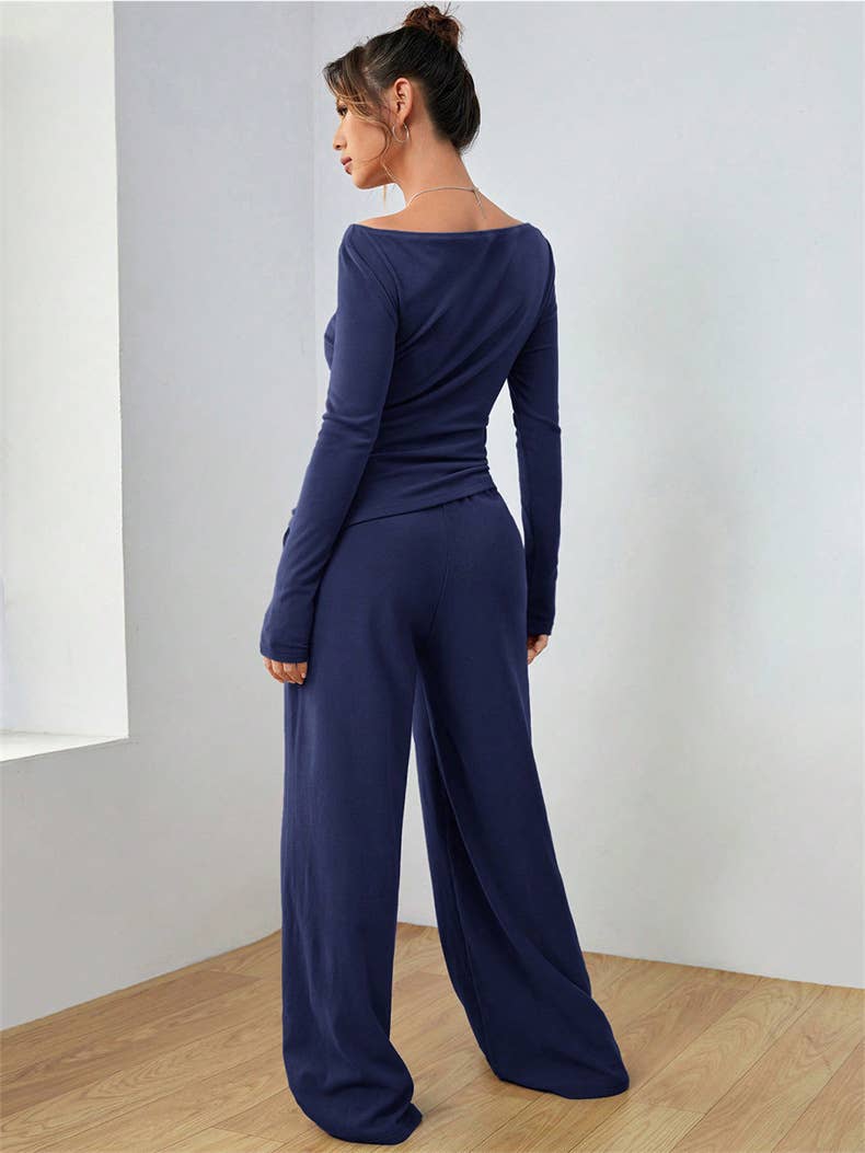 Loose-fitting top and wide-leg pants set