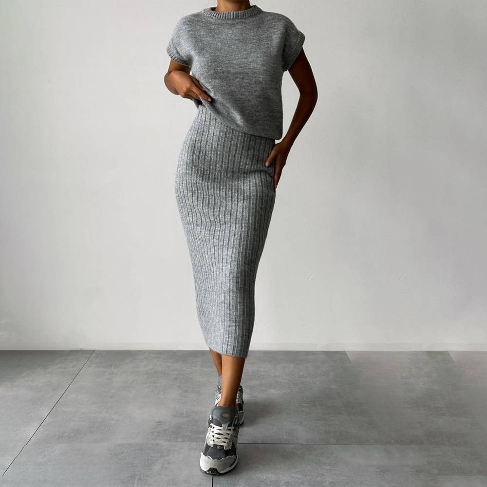 SLEEVELESS JACKET AND LONG SKIRT TWO-PIECE SET