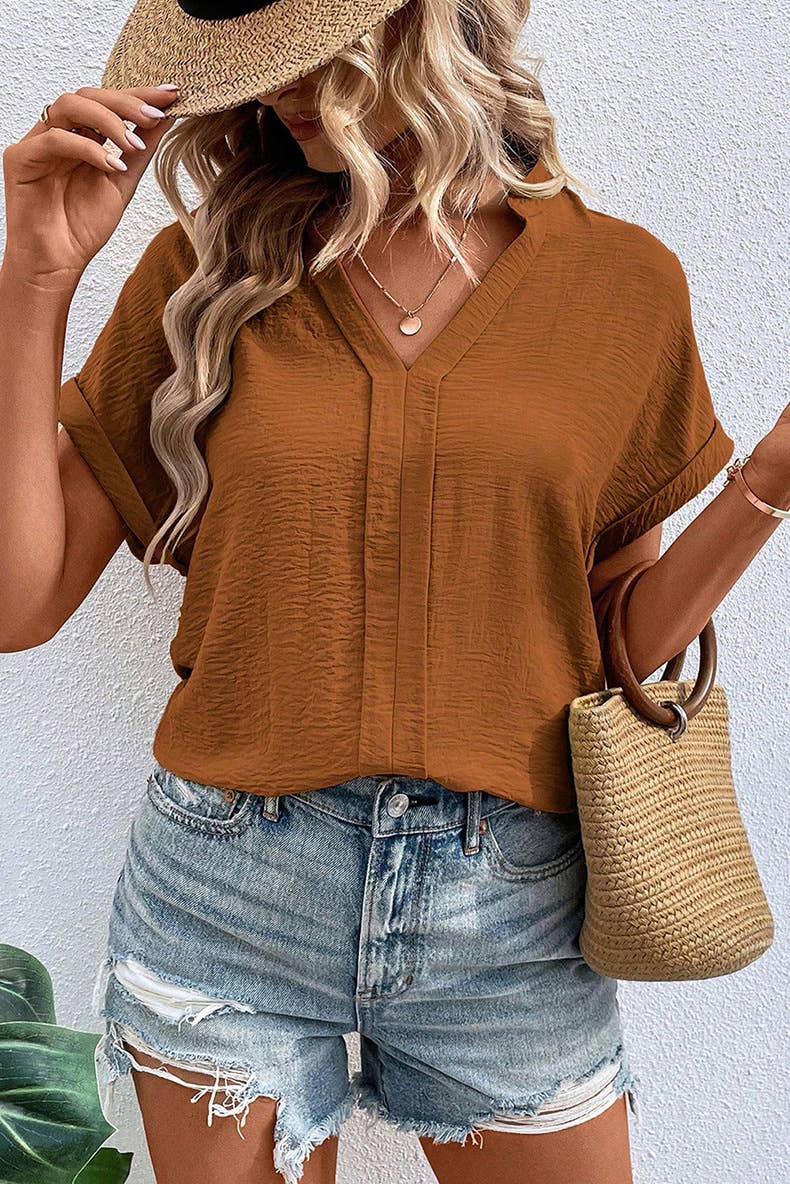 A stylish simple wrinkly thin breathable jumper