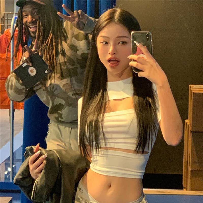 Solid color slim fit cropped tee