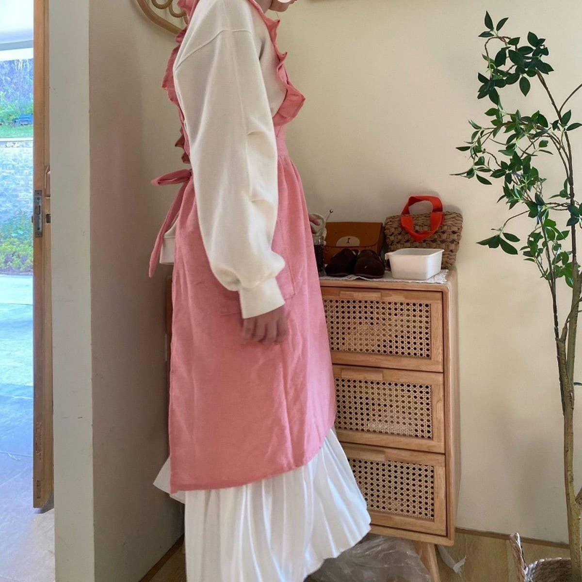 HOME CAFE ART FLORIST RUFFLED APRON