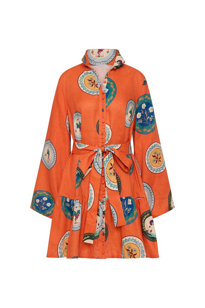 Fashionable elegant waist-cinching shirt dress