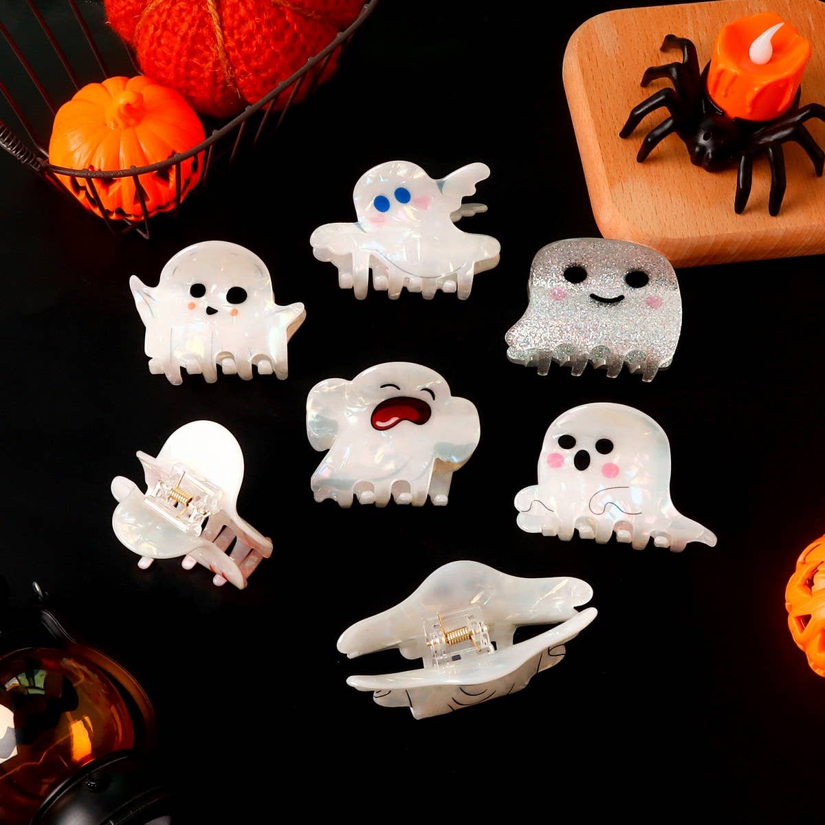 CWAHA1613_HALLOWEEN WHITE GHOST CARTOON EMOJI HAIR CLAW CLIP