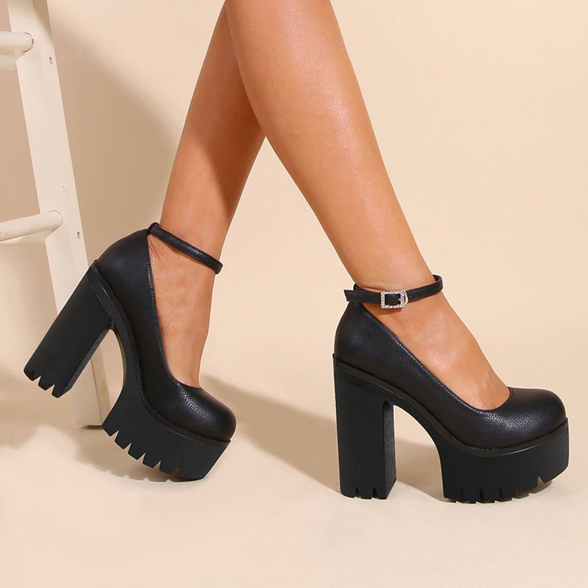 ROUND TOE FLAT BUCKLE PLATFORM HIGH HEELS