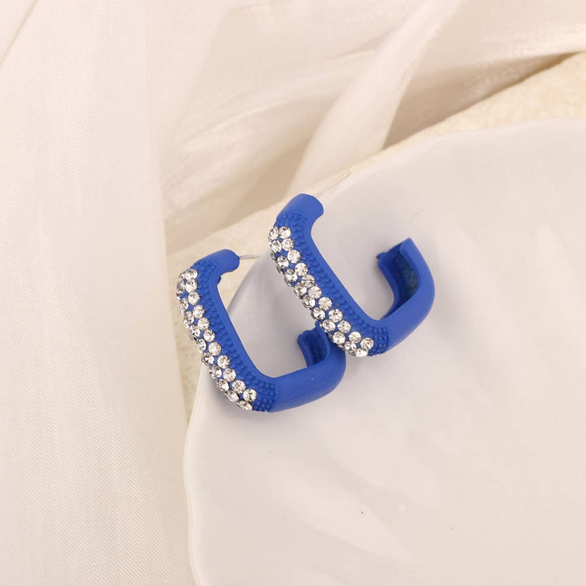 NEW SIMPLE HOLLOW FLOWER ENAMEL EARRINGS