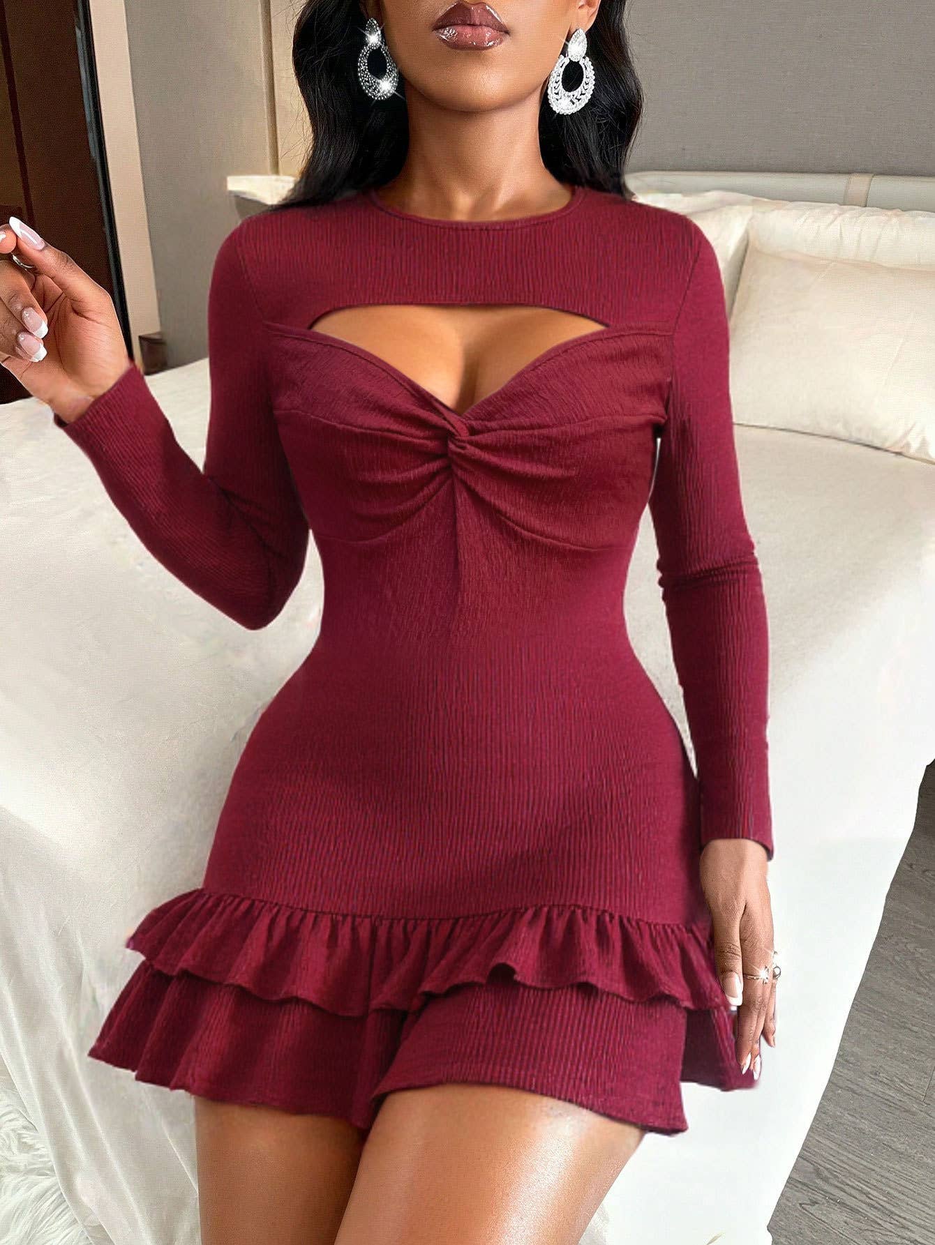 Pleated hollowed-out form-fitting ruffled dress