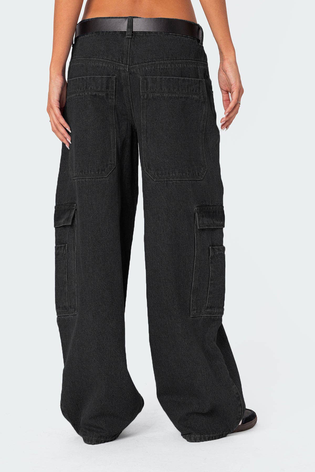 More than pocket loose tooling wide-legged jeans