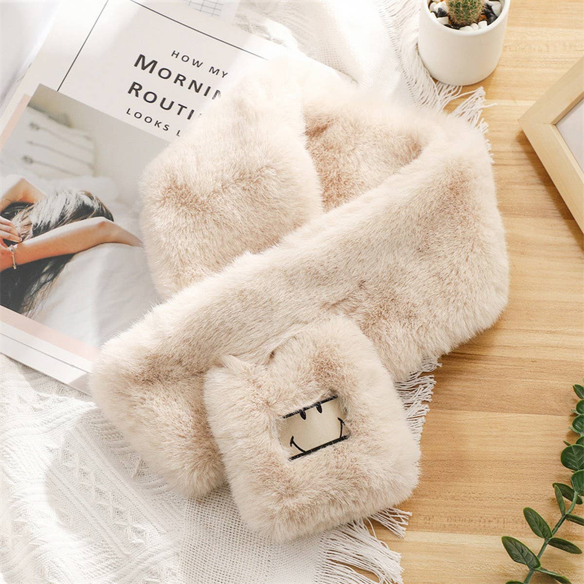 Smiley Faux Rabbit Fur Scarf ??Cozy Winter Wrap_CWASC1250