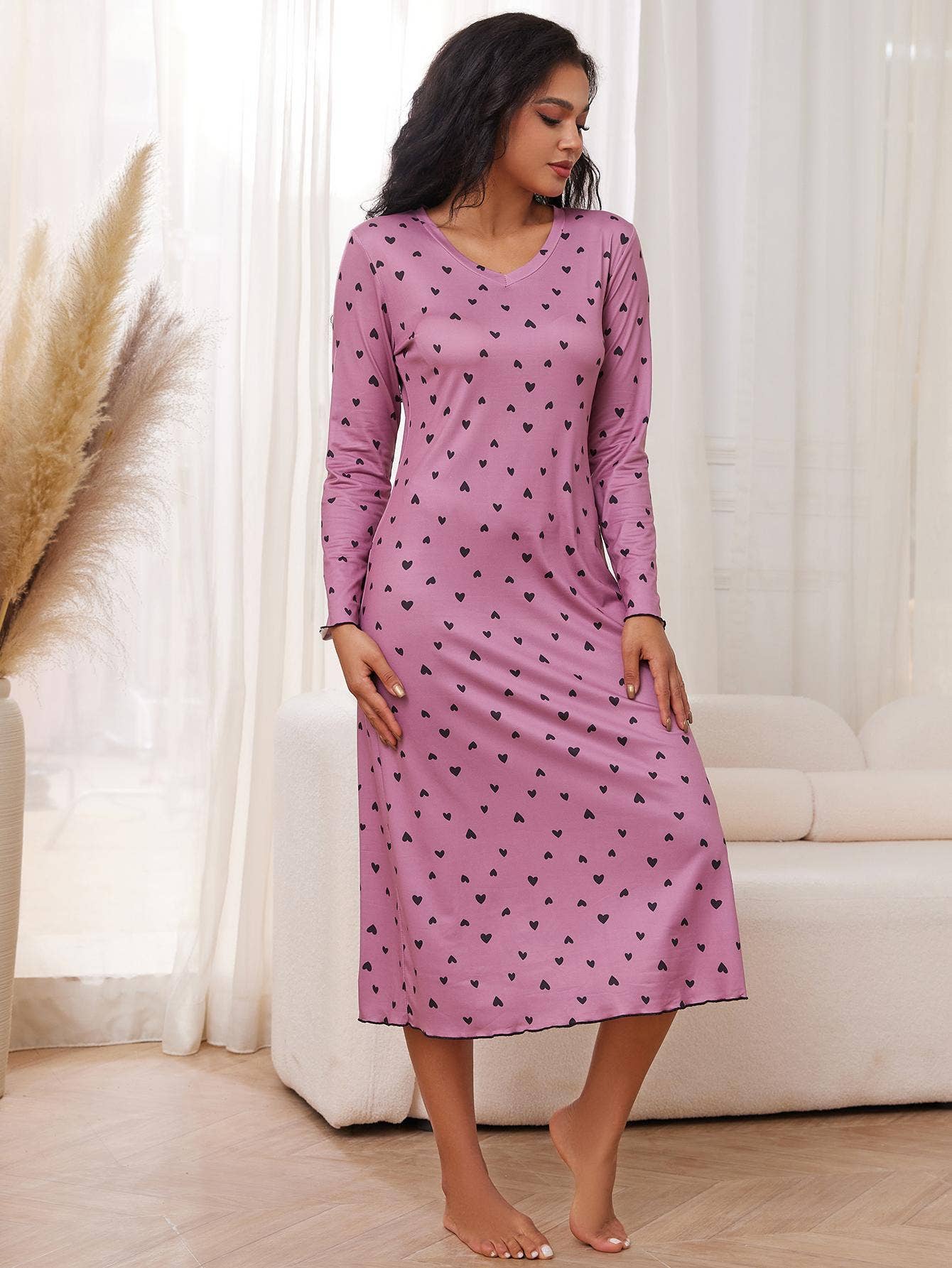 V-NECK LOVE PRINT LONG-SLEEVED NIGHTDRESS