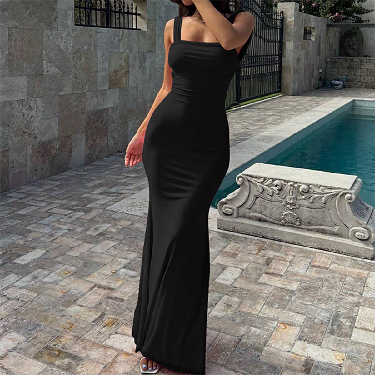 SOLID COLOR SLIM-FIT SLEEVELESS GOWN DRESS