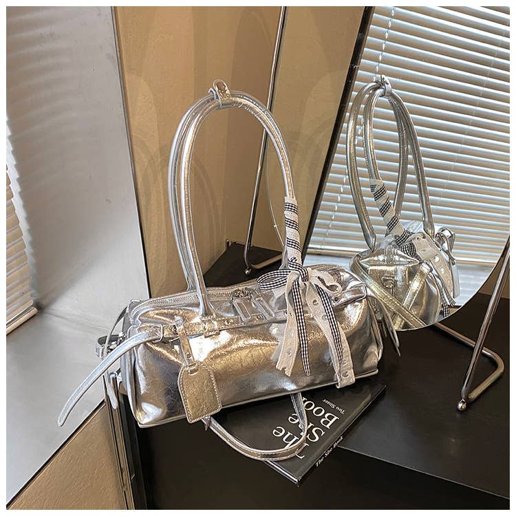 Glossy fashionable single-shoulder underarm bag