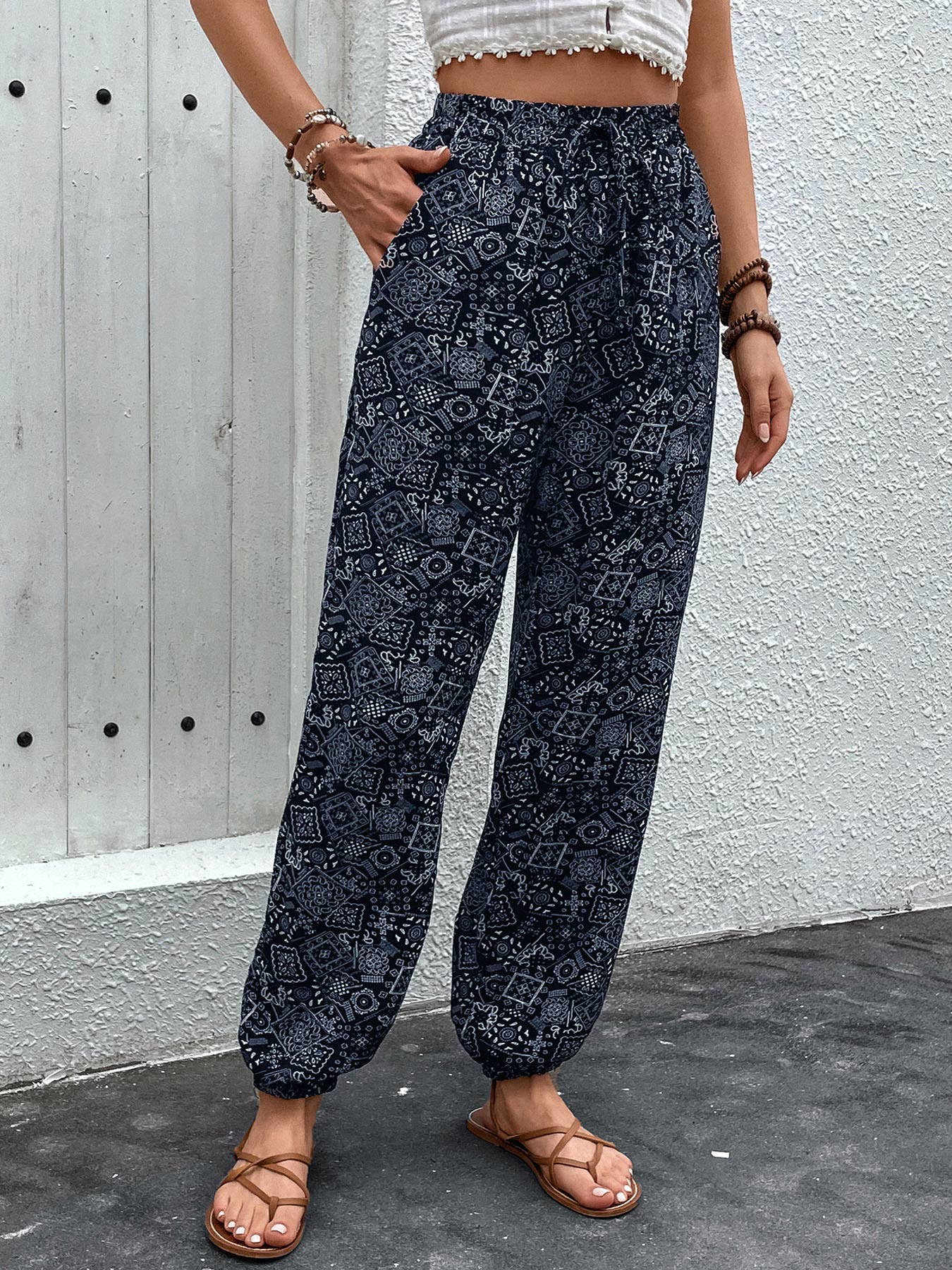 Loose pants with ethnic style printed bouquets