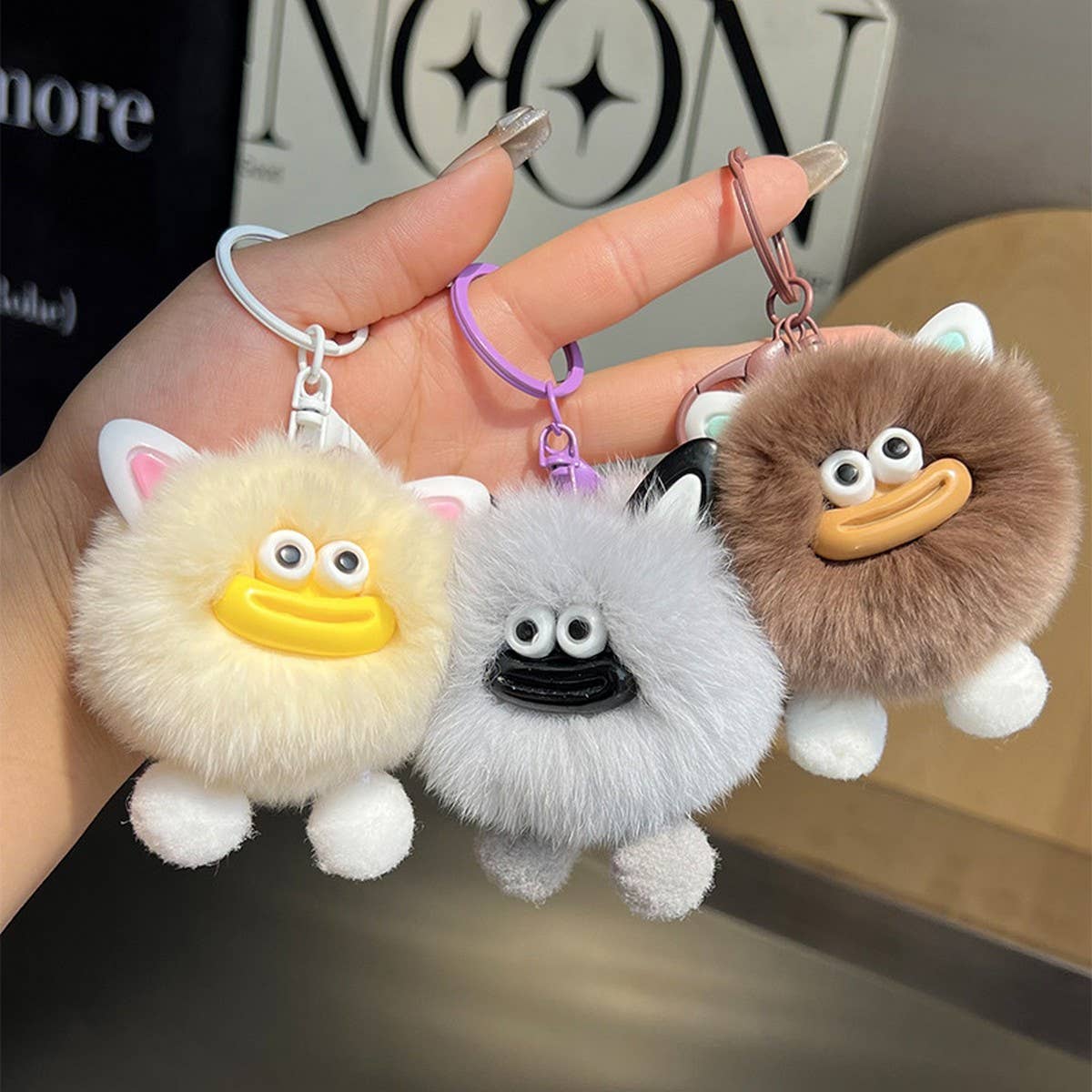 BIG MOUTH SMALL BRIQUETTE CAR KEYCHAIN PENDANT_CWMM2509