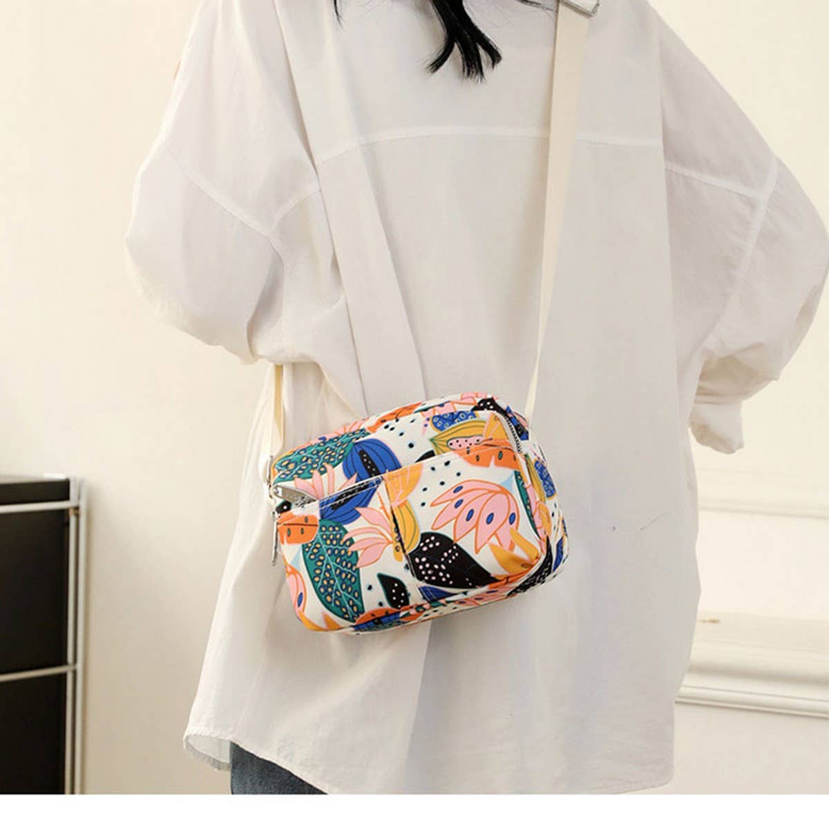 NYLON LARGE CAPACITY SHOULDER MESSENGER BAG_CWAB3487