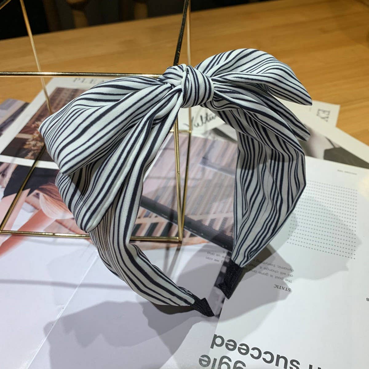 BOW-KNOT WIDE-BRIMMED FRESH STRIPED HEADBAND_CWAHA2566