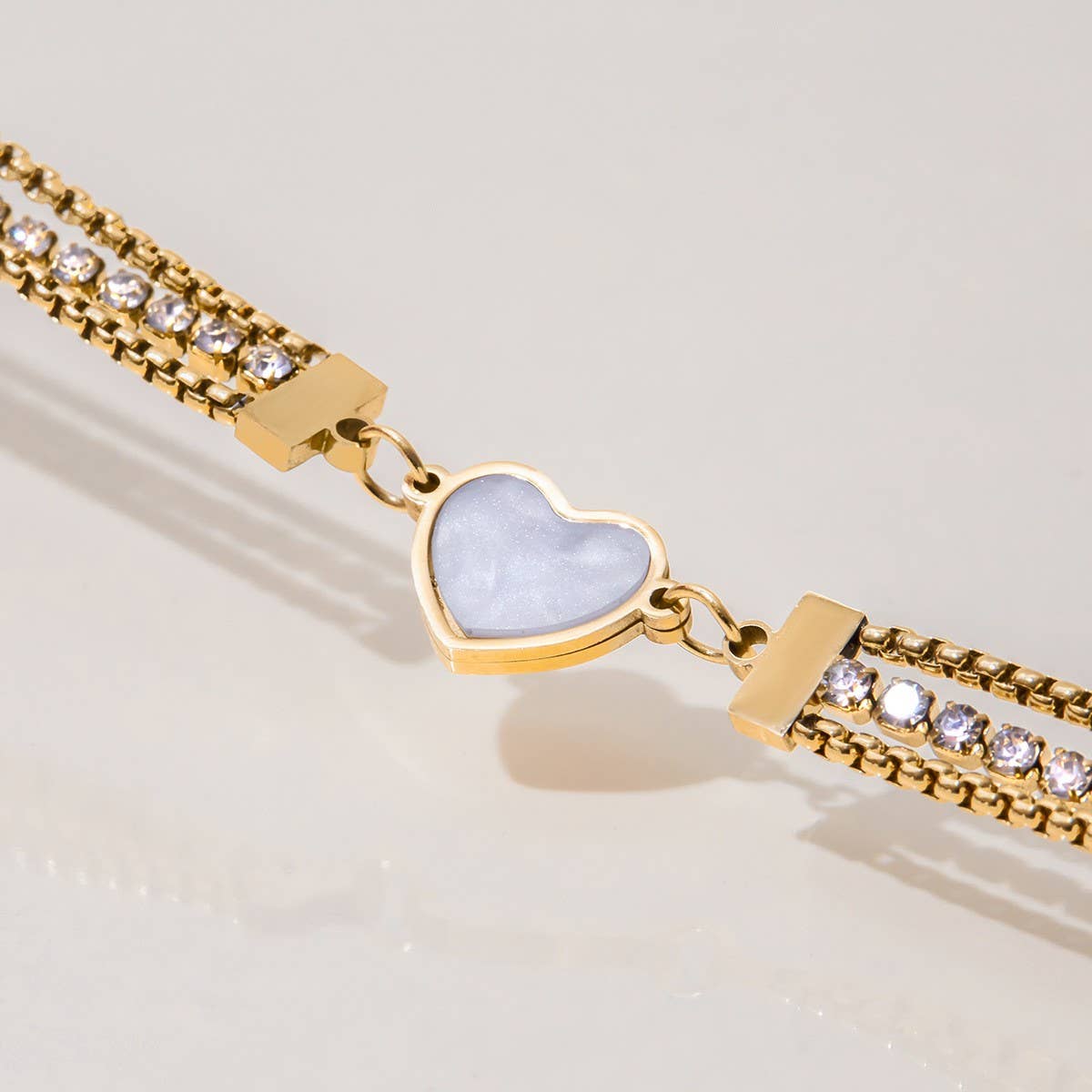 18K Gold Shell Heart Triple Chain Bracelet, Zircon_CWAJE4683