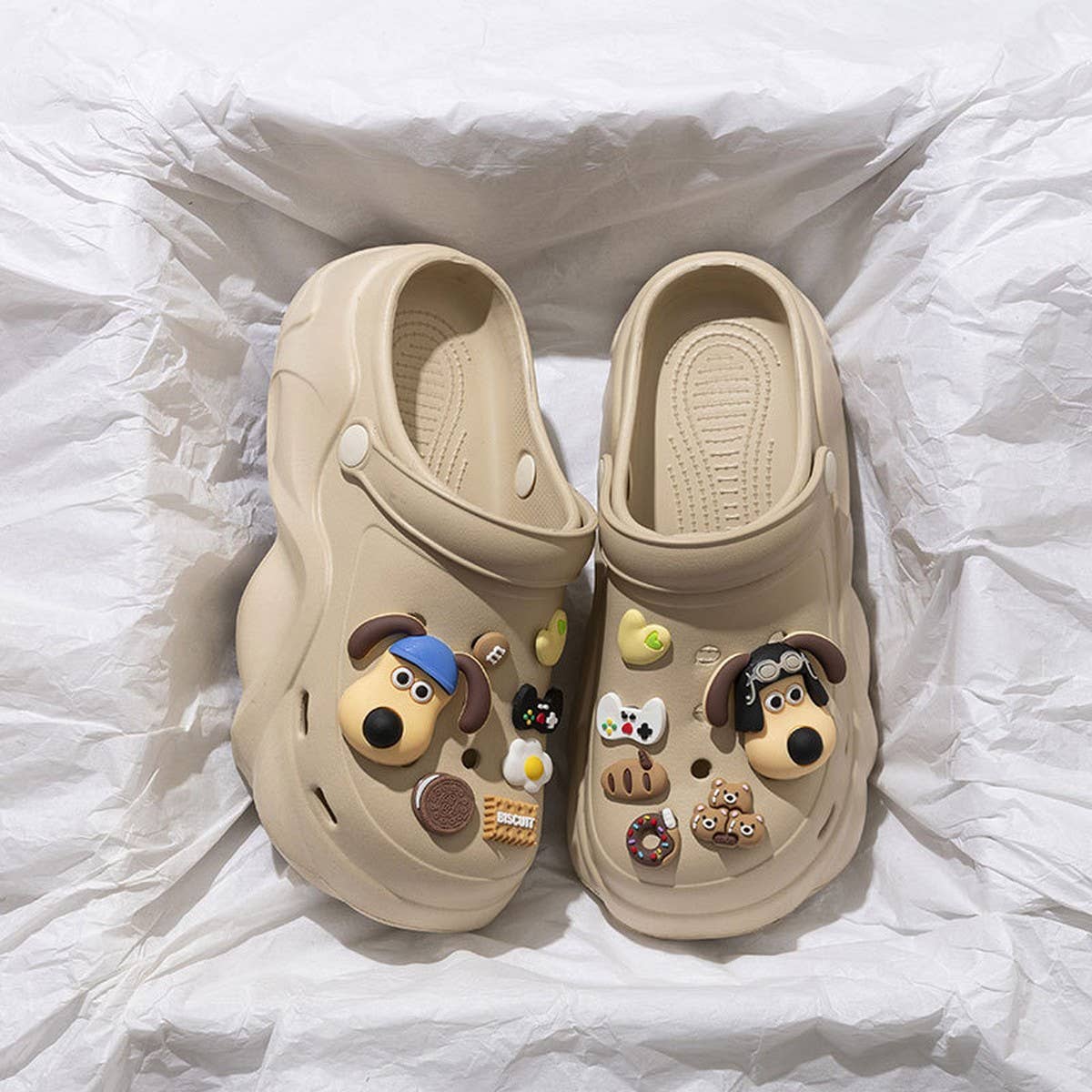 2024 NEW FASHION BEACH NON-SLIP HOLE SHOES_CWSHS0807