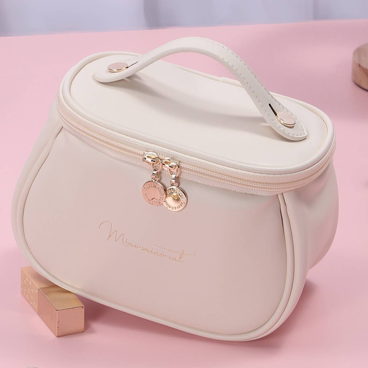 LETTER GRAPHIC PU MAKEUP BAG_CWAB0547