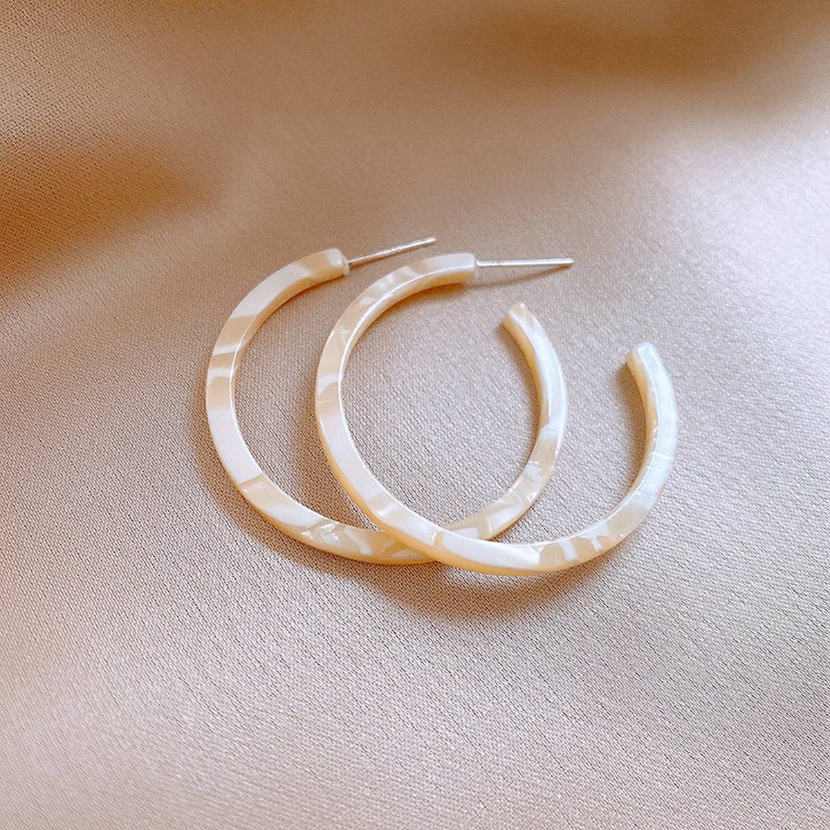 RETRO HONG KONG STYLE C-SHAPED FASHION EARRINGS_CWAJE2459