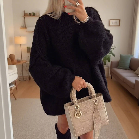 Simple and thin round-neck knitted sweater