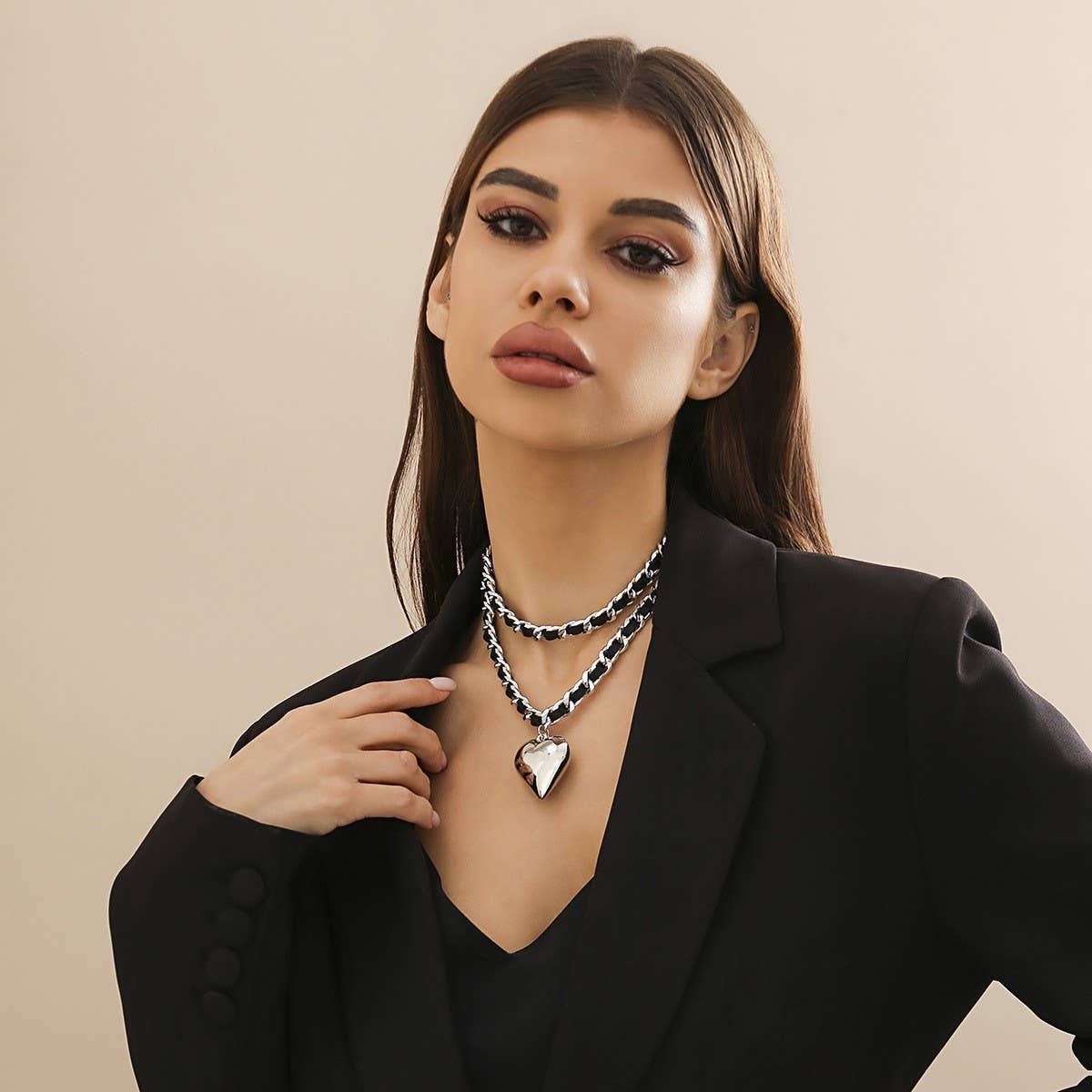 VINTAGE HEART SHAPE PENDANT DOUBLE LAYER NECKLACE