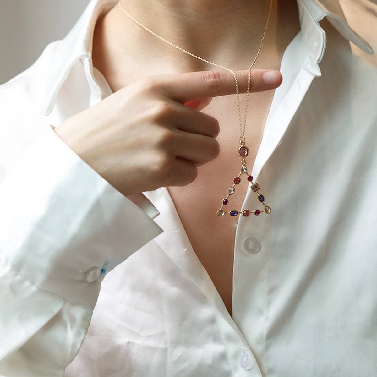 WOMEN'S FASHION COLORED RHINESTONE NECKLACE